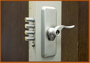 West Palm Beach Expert Locksmith West Palm Beach, FL 561-692-4173 - 7-entry-door-lock